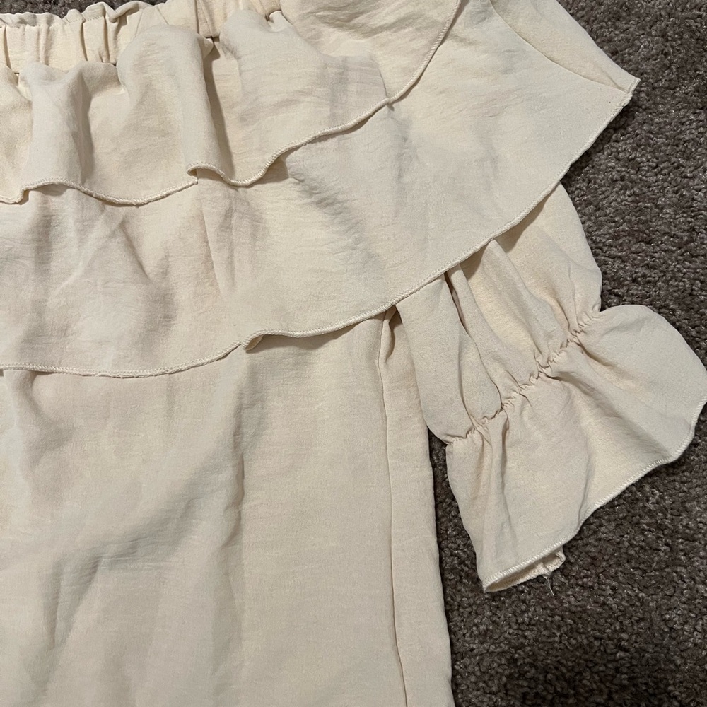 Cream Ruffle Off-Shoulder Blouse - Picture 4 of 6